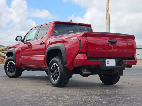 Used 2024 Toyota Tacoma TRD Off-Road AWD/4WD image 21