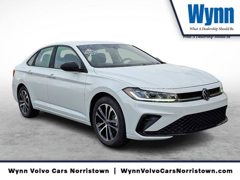 Used 2025 Volkswagen Jetta Sport image 1