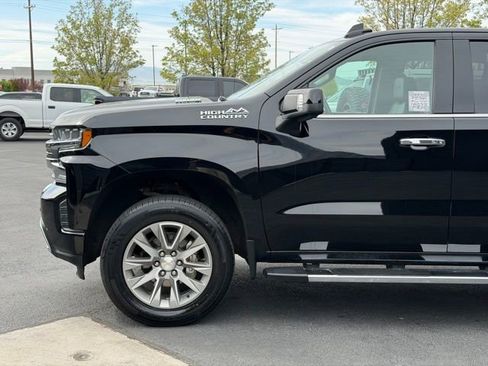Used 2021 Chevrolet Silverado 1500 High Country w/ Z71 Off-Road Package AWD/4WD image 9
