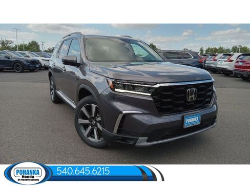New 2025 Honda Pilot Touring image 4