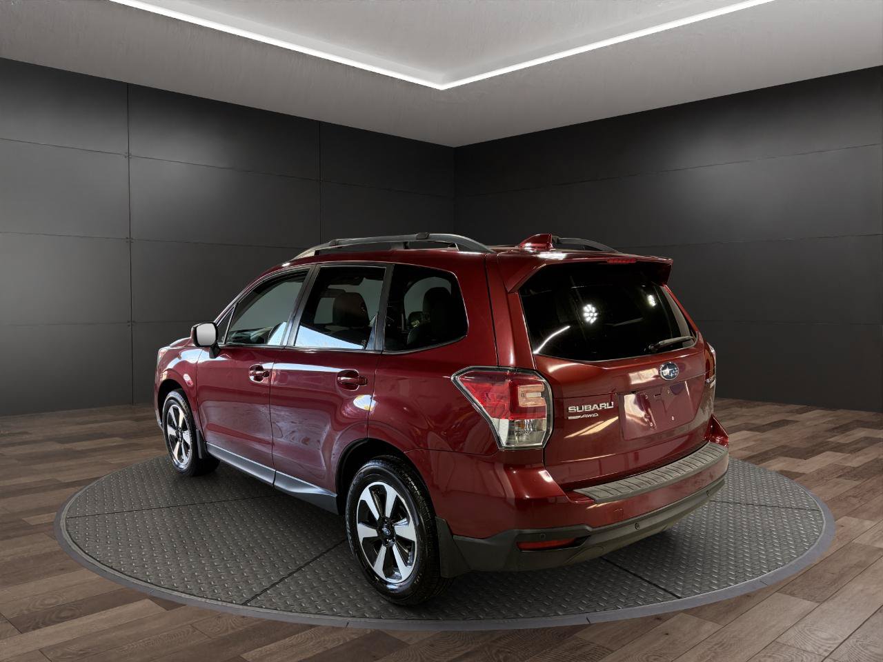 Used 2017 Subaru Forester 2.5i Limited AWD/4WD image 6