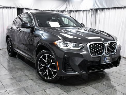Used 2025 BMW X4 xDrive30i image 3
