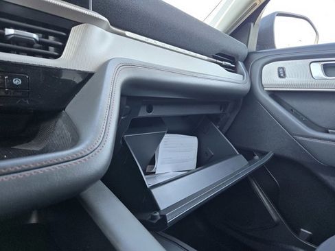 Certified 2025 Ford Explorer Active image 16