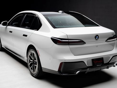 Used 2026 BMW 740i RWD image 23