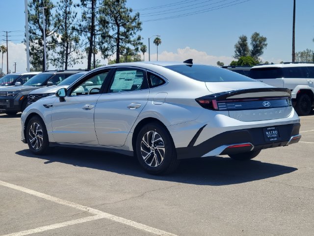 New 2026 Hyundai Sonata Blue FWD image 3