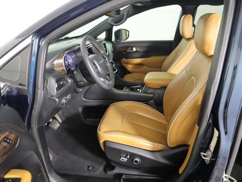 Used 2022 Chrysler Pacifica Pinnacle image 19
