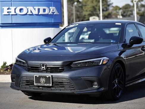 Used 2024 Honda Civic Sport image 2