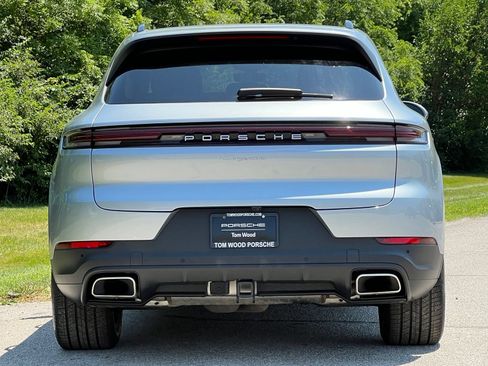 Certified 2025 Porsche Cayenne AWD/4WD image 8