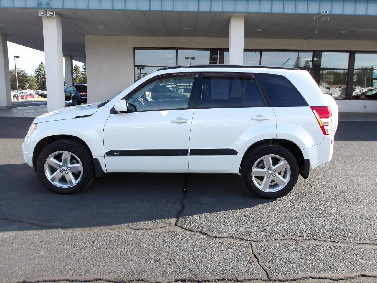 Used 2012 Suzuki Grand Vitara Limited AWD/4WD image 2