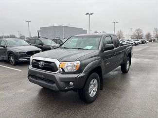 Used 2012 Toyota Tacoma 4x4 Access Cab V6 w/ SR5 Pkg video 2