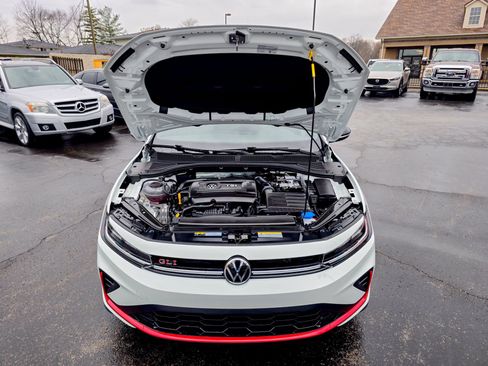 Used 2025 Volkswagen Jetta GLI Autobahn FWD image 37