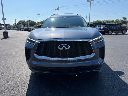 Used 2023 INFINITI QX60 Sensory w/ Vision Package AWD/4WD image 2