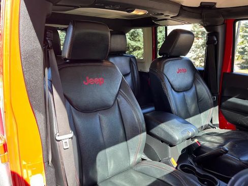 Used 2015 Jeep Wrangler Unlimited Sport w/ Quick Order Package 24S AWD/4WD image 32