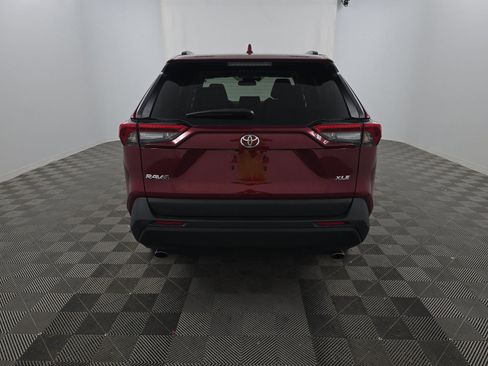 Used 2023 Toyota RAV4 XLE w/ Convenience Package image 5