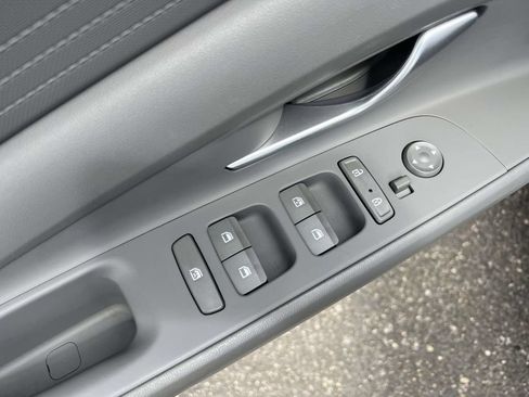 Certified 2023 Hyundai Elantra SEL w/ Preferred Accessory Package FWD image 16