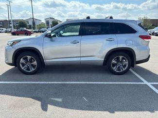 Used 2019 Toyota Highlander Limited Platinum AWD/4WD video 2