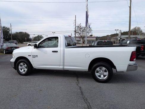 Used 2022 RAM 1500 Classic SLT image 6