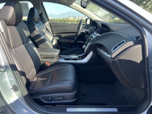 Used 2017 Acura TLX V6 image 7
