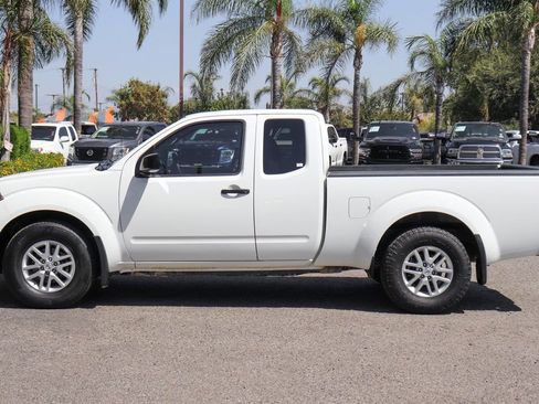 Used 2020 Nissan Frontier SV image 5