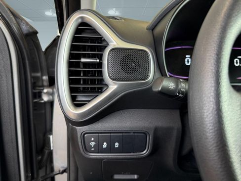 Used 2023 Kia Soul LX FWD image 25