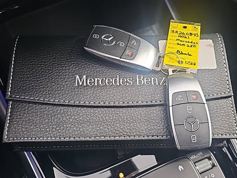 Used 2021 Mercedes-Benz GLA 250 GLA 250 image 24