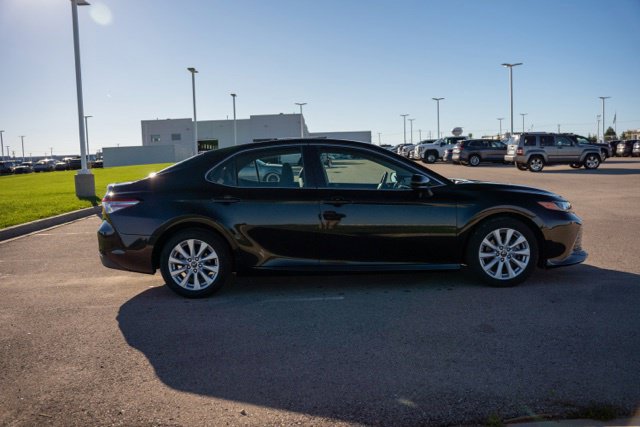 Used 2018 Toyota Camry LE FWD image 8