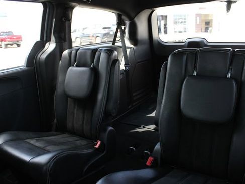 Used 2019 Dodge Grand Caravan SXT w/ Driver Convenience Group image 19