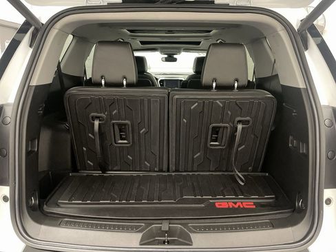 Used 2022 GMC Acadia SLT w/ Preferred Package image 20