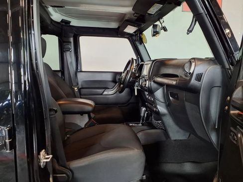 Used 2016 Jeep Wrangler Unlimited Sport w/ Quick Order Package 24S AWD/4WD image 11