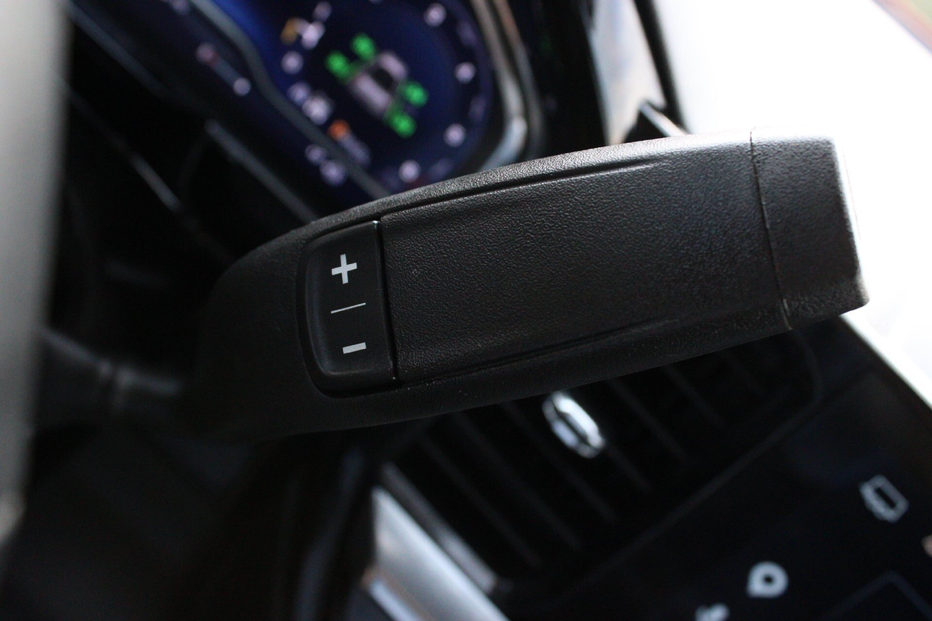 Used 2024 Chevrolet Silverado 1500 LT AWD/4WD image 33