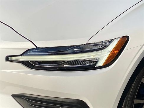 Used 2020 Volvo S60 T5 Momentum w/ Protection Package Premier image 5