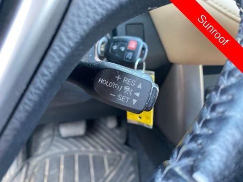 Used 2017 Toyota RAV4 XLE FWD image 22