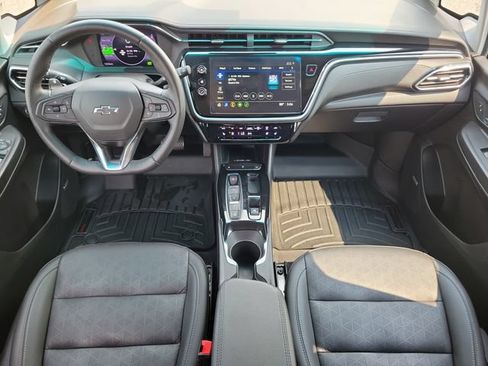 Used 2023 Chevrolet Bolt LT w/ Infotainment Package FWD image 10