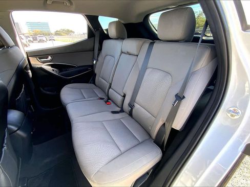 Used 2017 Hyundai Santa Fe Sport image 19