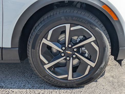 New 2026 Chevrolet Equinox EV LT image 19