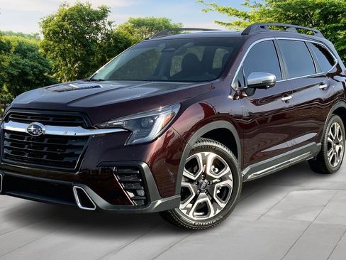 Used 2023 Subaru Ascent Touring image 1