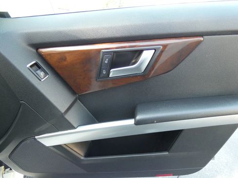 Used 2012 Mercedes-Benz GLK 350 2WD image 34