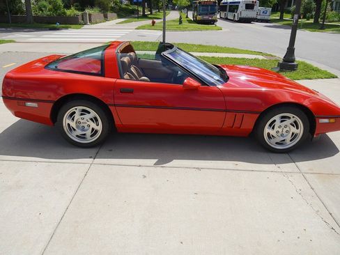 Used 1990 Chevrolet Corvette ZR-1 RWD image 3