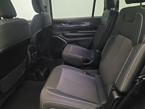 Used 2022 Jeep Grand Cherokee L Laredo w/ Luxury Tech Group I image 18