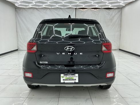 Used 2021 Hyundai Venue SE FWD image 10