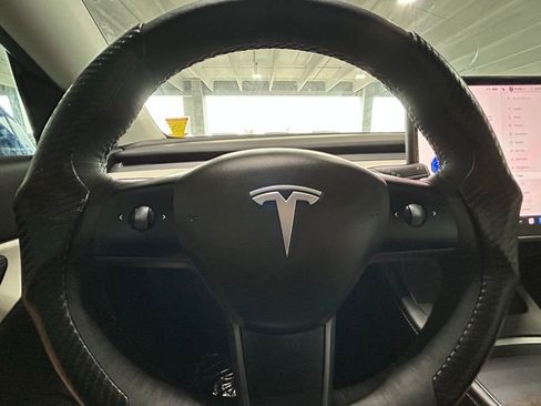 Used 2021 Tesla Model Y Performance image 14