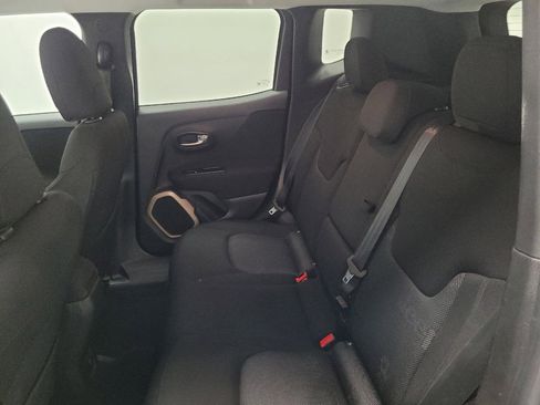 Used 2016 Jeep Renegade Latitude image 18