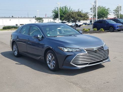 Used 2021 Toyota Avalon XLE w/ Moonroof Package FWD image 32
