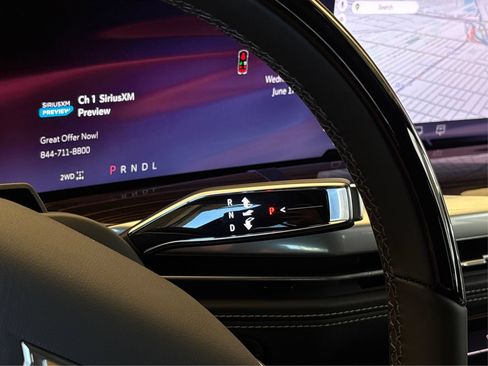 New 2026 Cadillac Escalade ESV Luxury AWD/4WD image 29