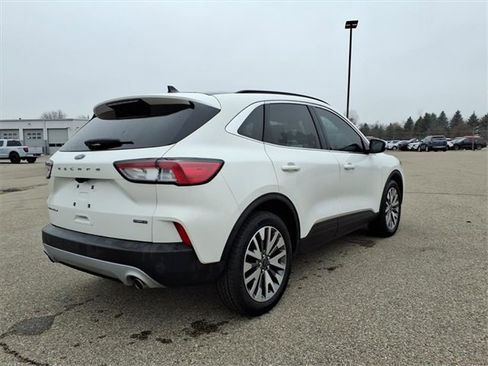 Certified 2022 Ford Escape Titanium image 6