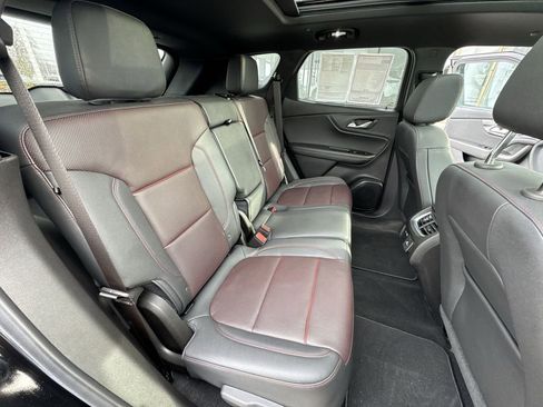 Used 2025 Chevrolet Blazer RS w/ Driver Confidence II Package image 28