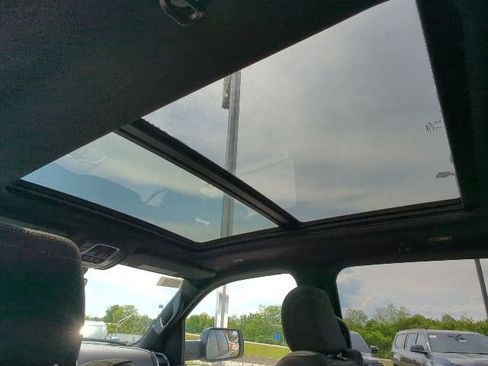 New 2026 RAM 1500 4x4 Crew Cab image 30