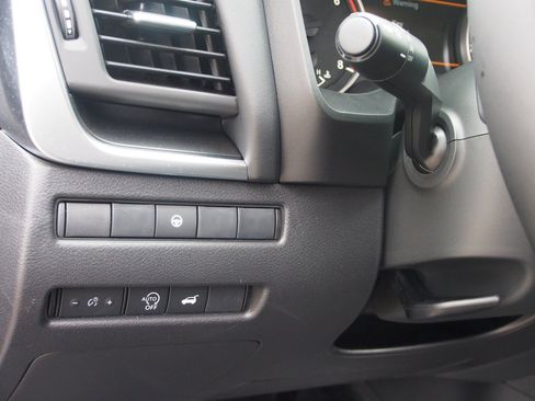 Used 2026 Nissan Rogue SV FWD image 18