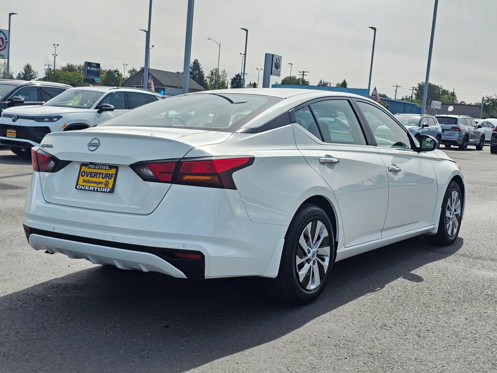 Used 2024 Nissan Altima 2.5 S FWD image 6