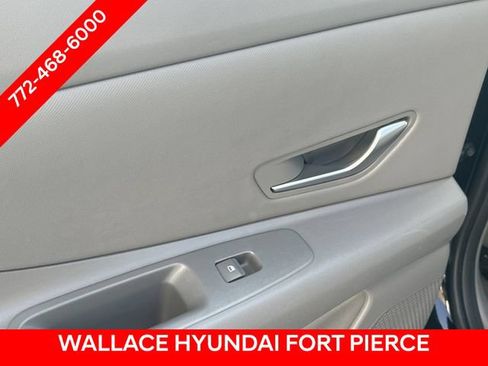 Used 2025 Hyundai Elantra SEL FWD image 12